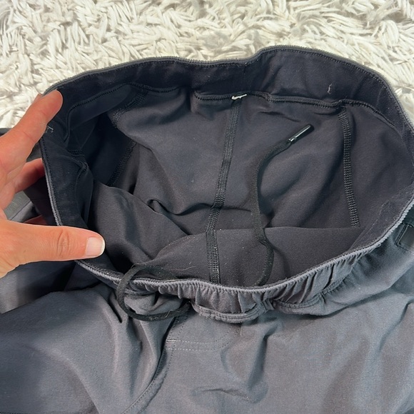 🔥$SALE$🔥 Lululemon Men's Athletic Shorts - Picture 5 of 9